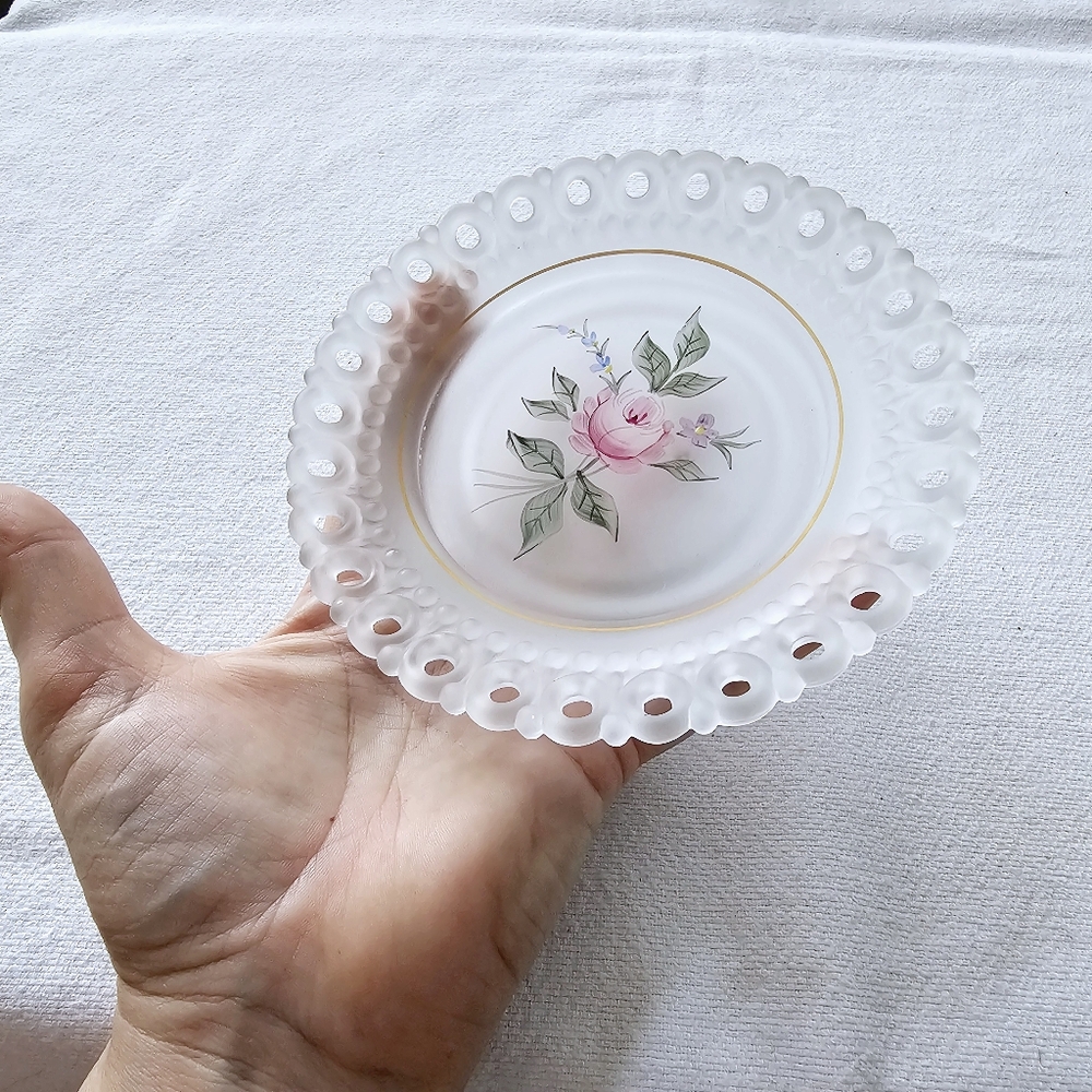Handpainted Frosted Satin Glass Plate Rose Trinket Vanity Scalloped Cut Out - Picture 4 of 5